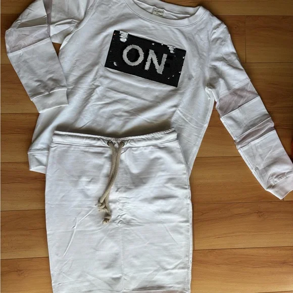 White Sweatshirt and Skirt Set - Picture 3 of 3